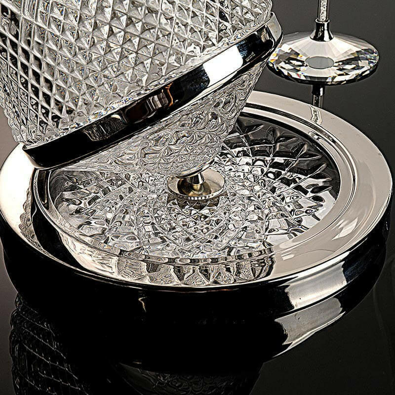 360� Rotating Crystal Wine Decanter - detail view